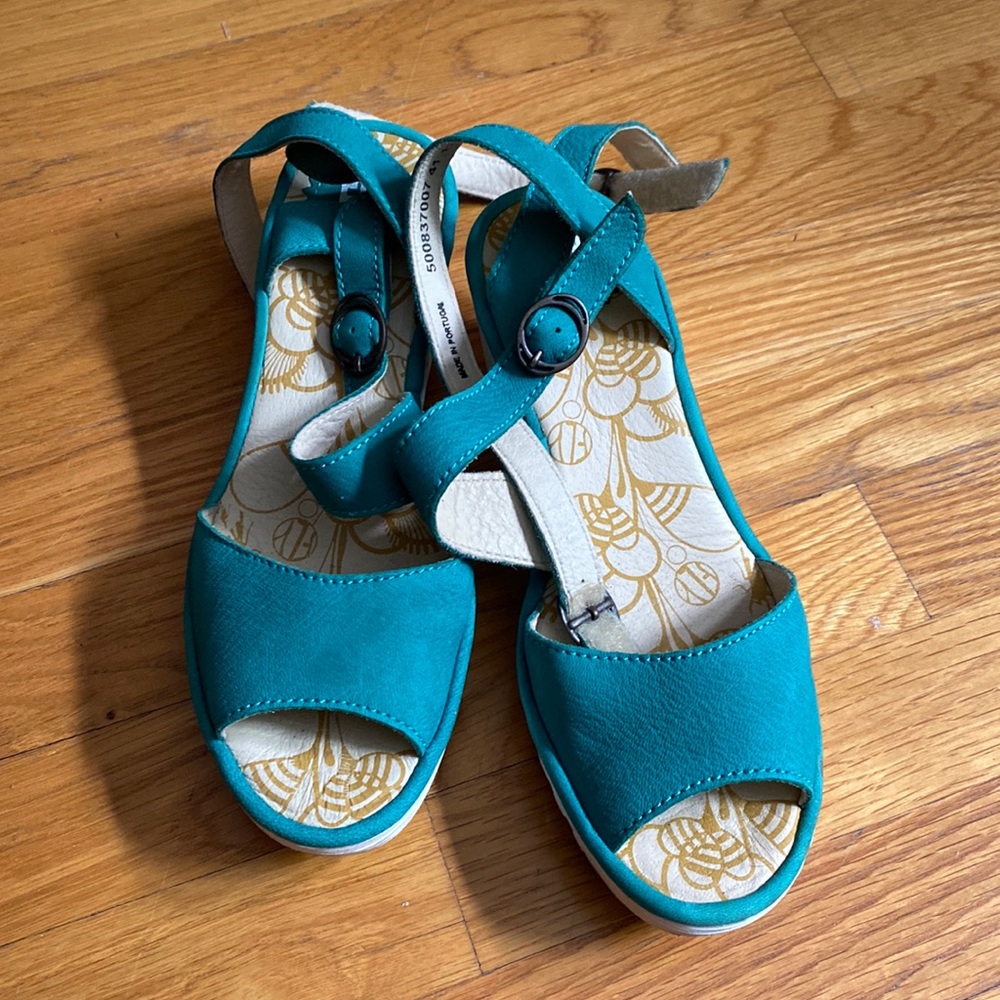 Fly London, Summer colors, super cushiony and chic.